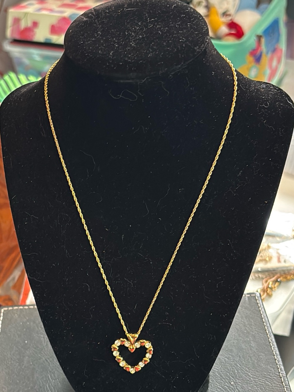 Vintage Gold Tone Open Heart Pendant Rope Chain Necklace 17"